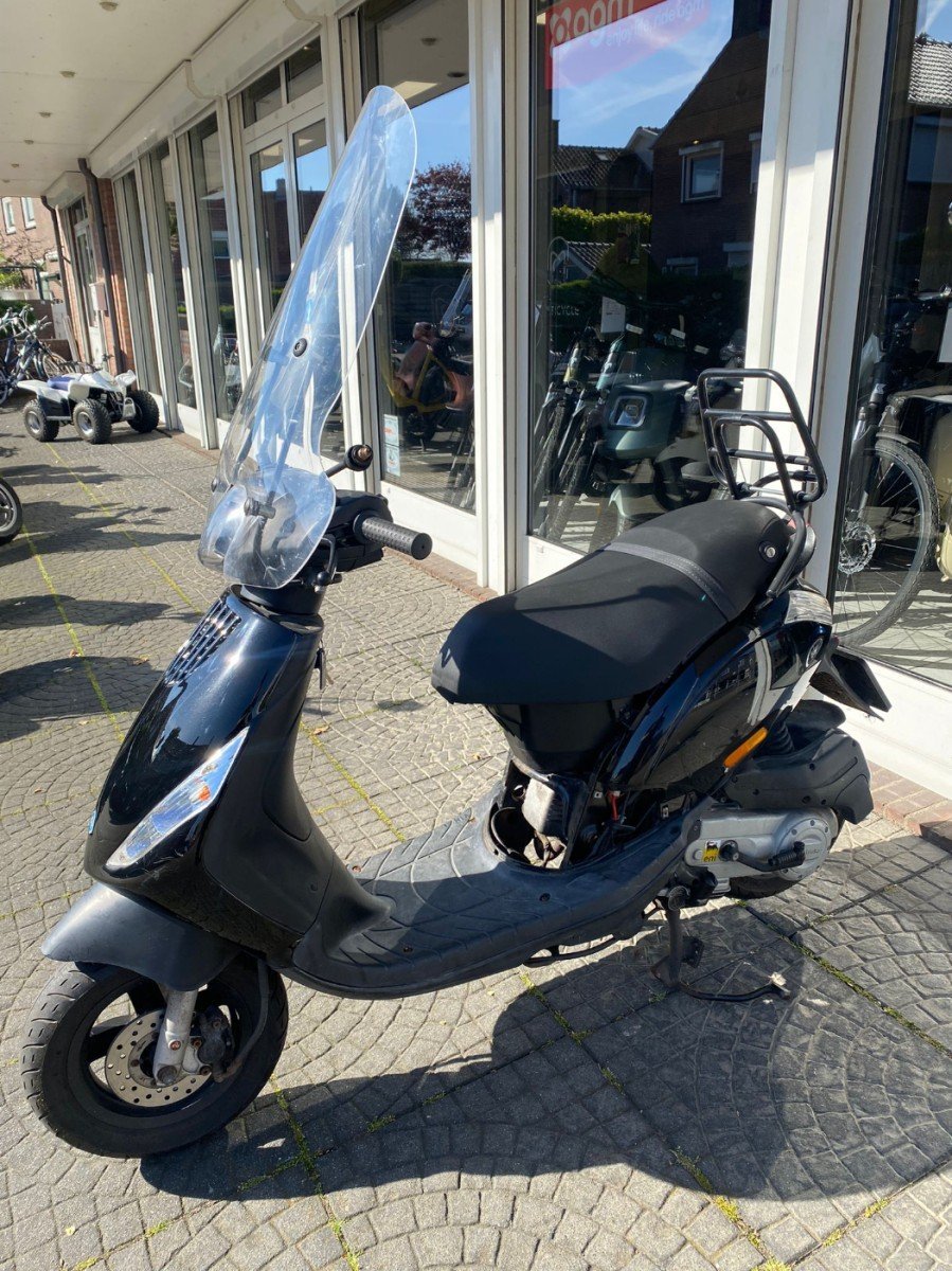 Piaggio Zip 4t (25 of 45km)